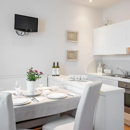 Apt, Braida Apartment